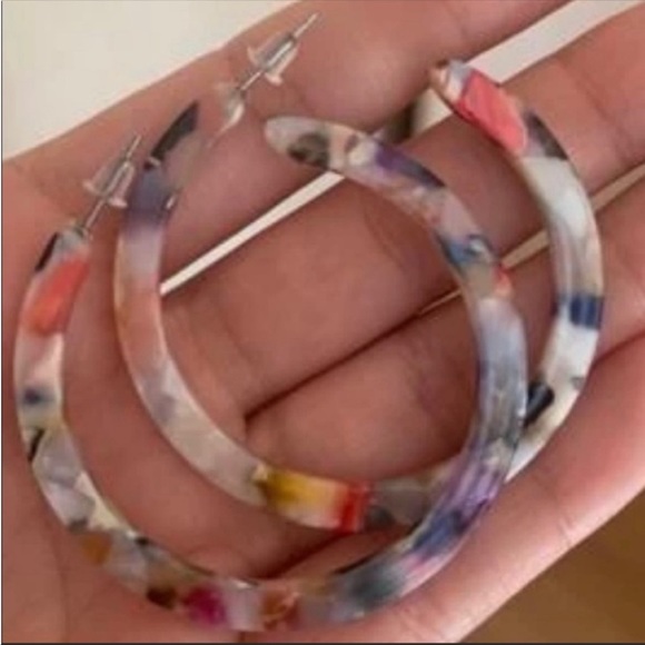 Last pair! Multi marble resin drop hoop earrings stud - Picture 5 of 8